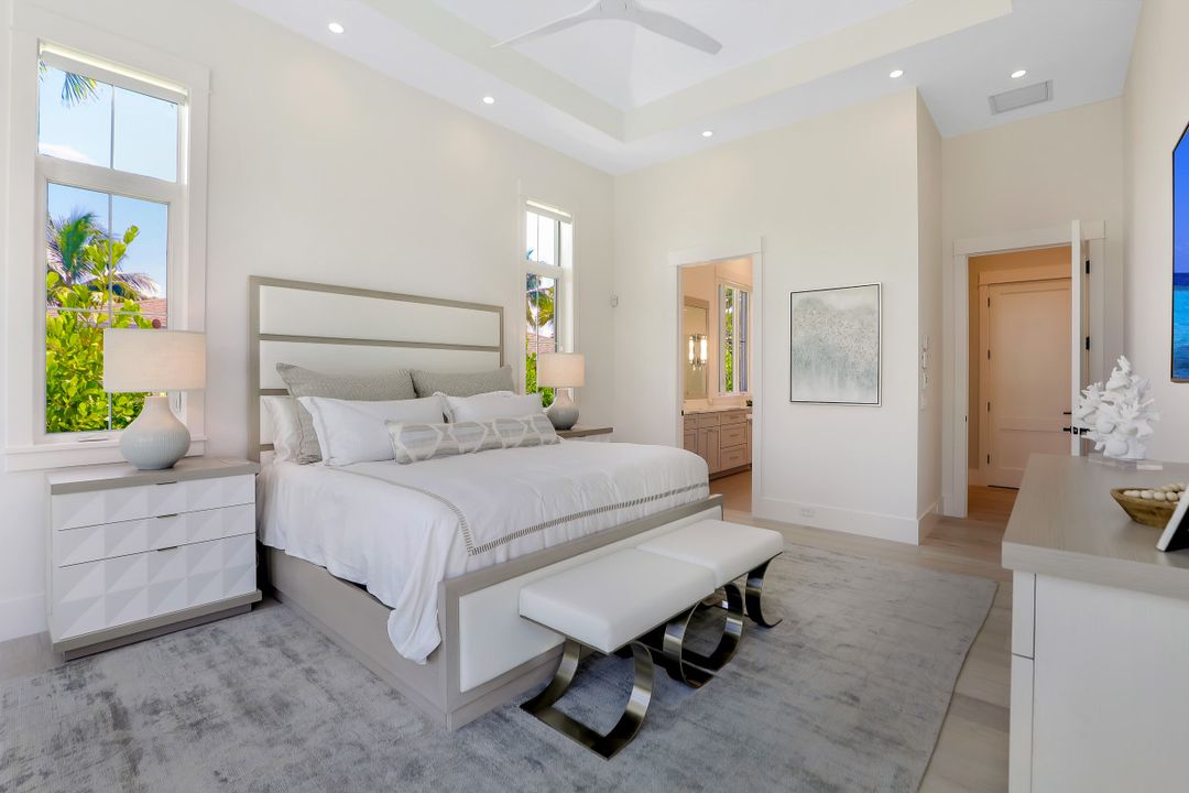 2130 Tarpon Rd, Naples, FL 34102