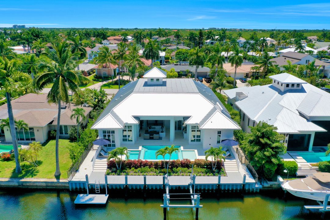 2130 Tarpon Rd, Naples, FL 34102