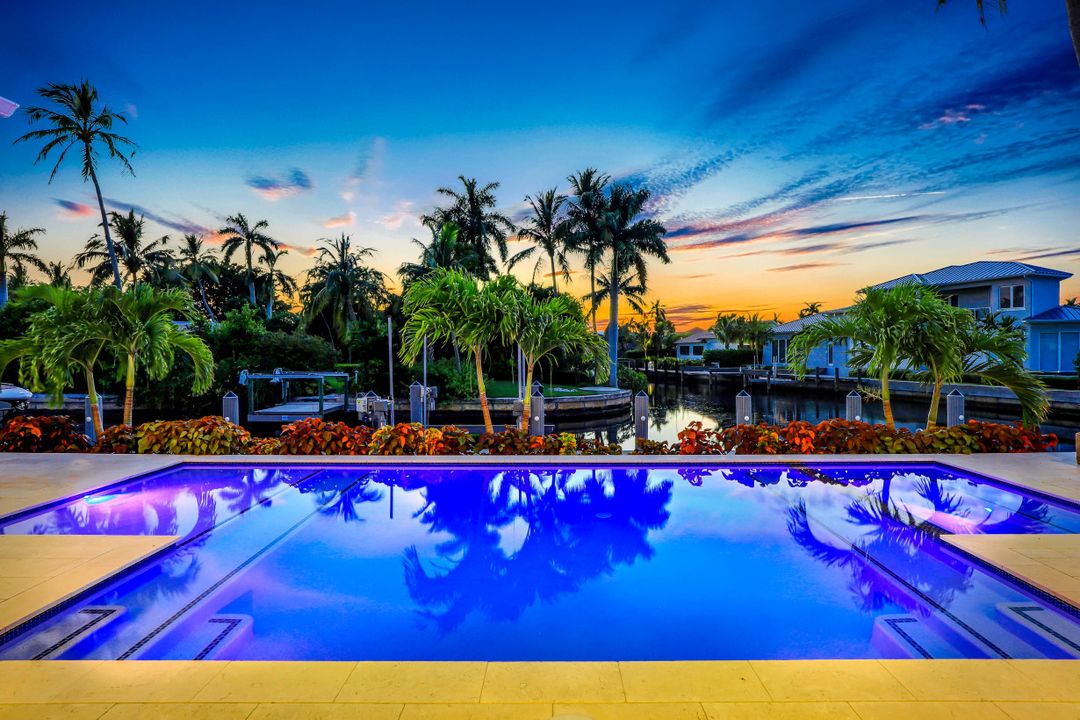 2130 Tarpon Rd, Naples, FL 34102