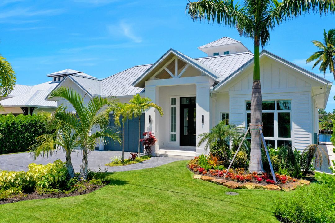 2130 Tarpon Rd, Naples, FL 34102