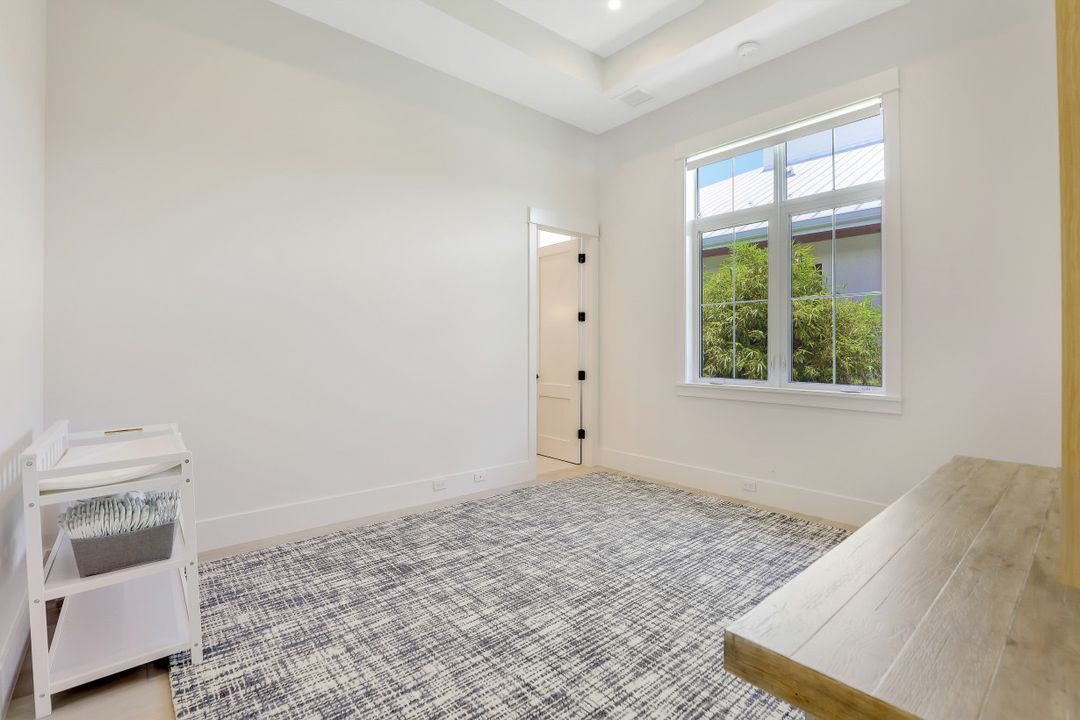 2130 Tarpon Rd, Naples, FL 34102