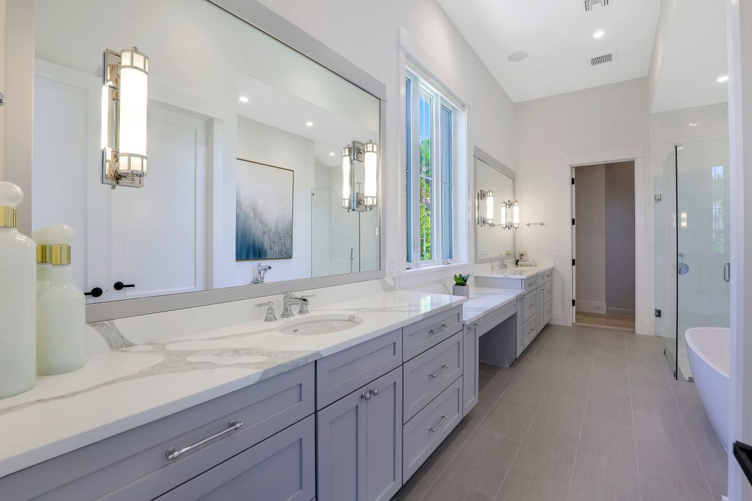 2130 Tarpon Rd, Naples, FL 34102