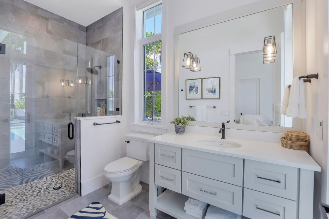 2130 Tarpon Rd, Naples, FL 34102