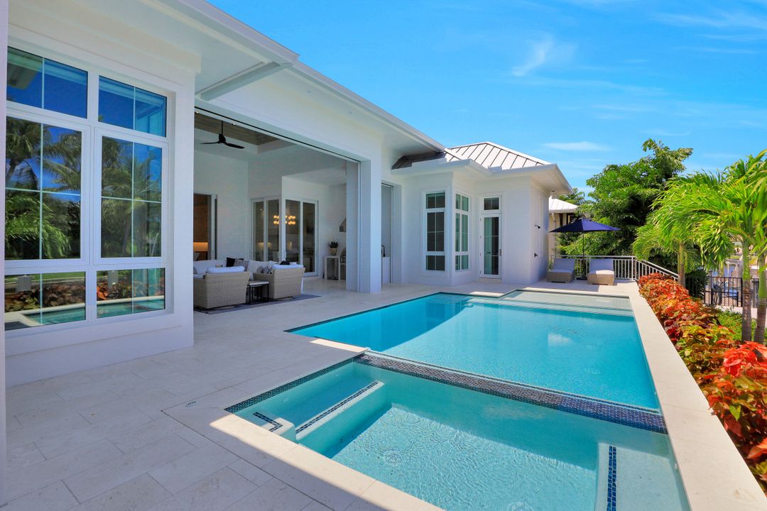 2130 Tarpon Rd, Naples, FL 34102