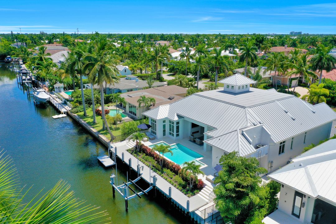 2130 Tarpon Rd, Naples, FL 34102