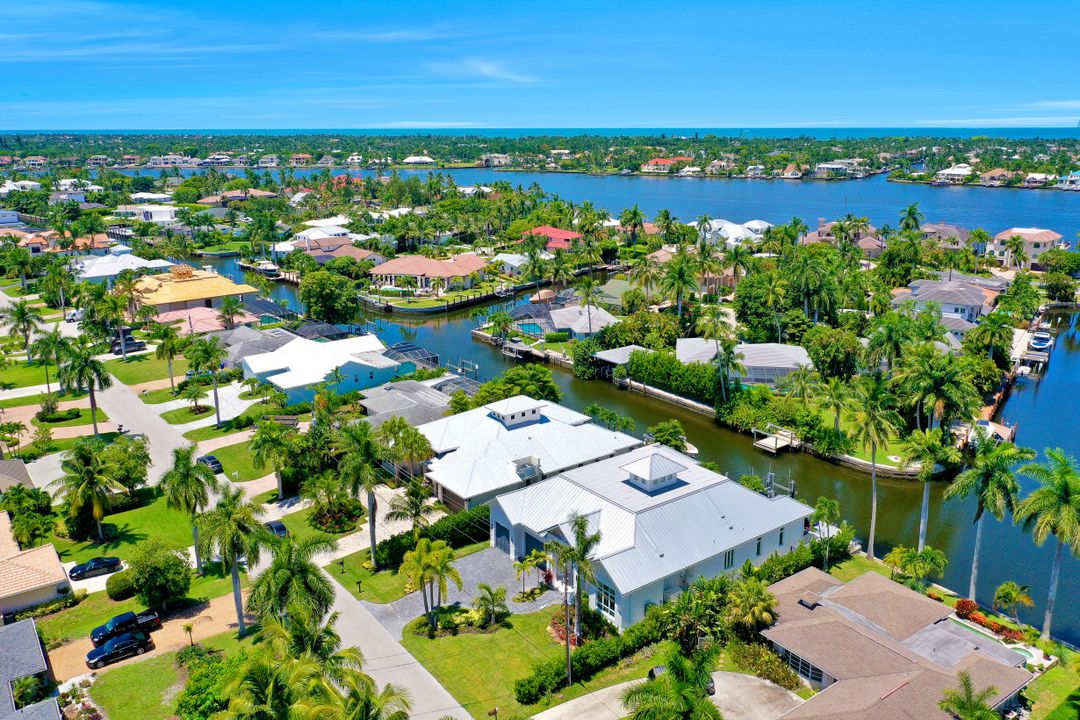 2130 Tarpon Rd, Naples, FL 34102