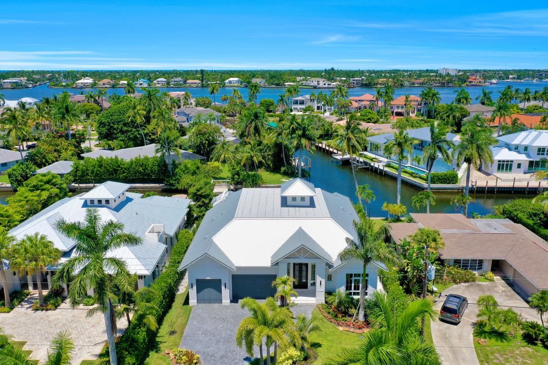 2130 Tarpon Rd, Naples, FL 34102