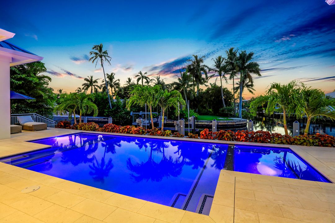 2130 Tarpon Rd, Naples, FL 34102