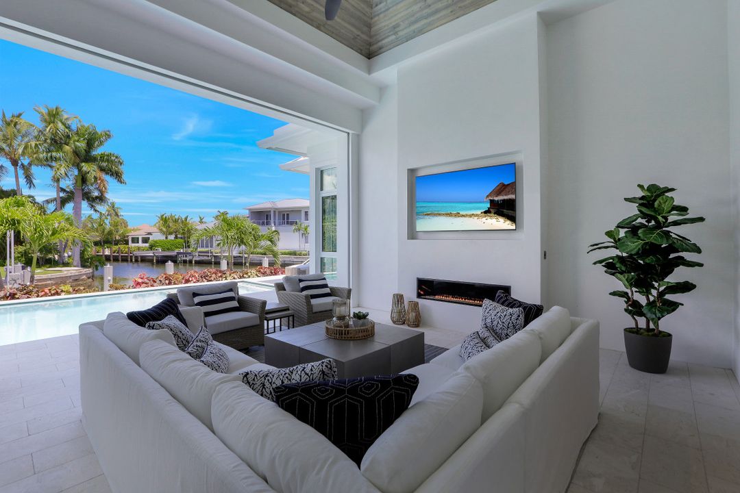 2130 Tarpon Rd, Naples, FL 34102