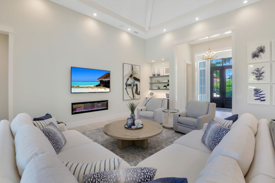 2130 Tarpon Rd, Naples, FL 34102