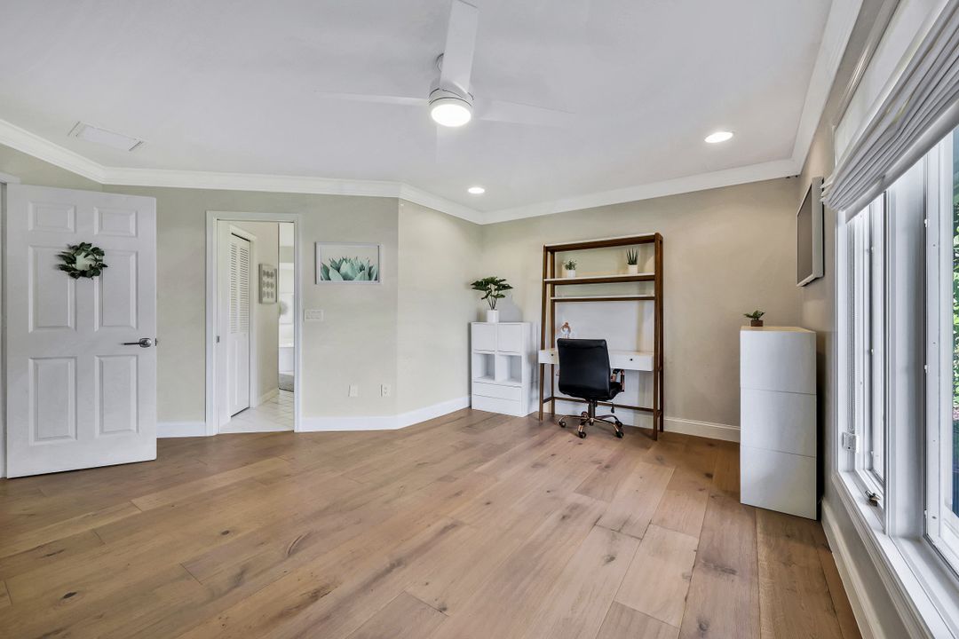 2209 Noble Ct, Naples, FL 34110