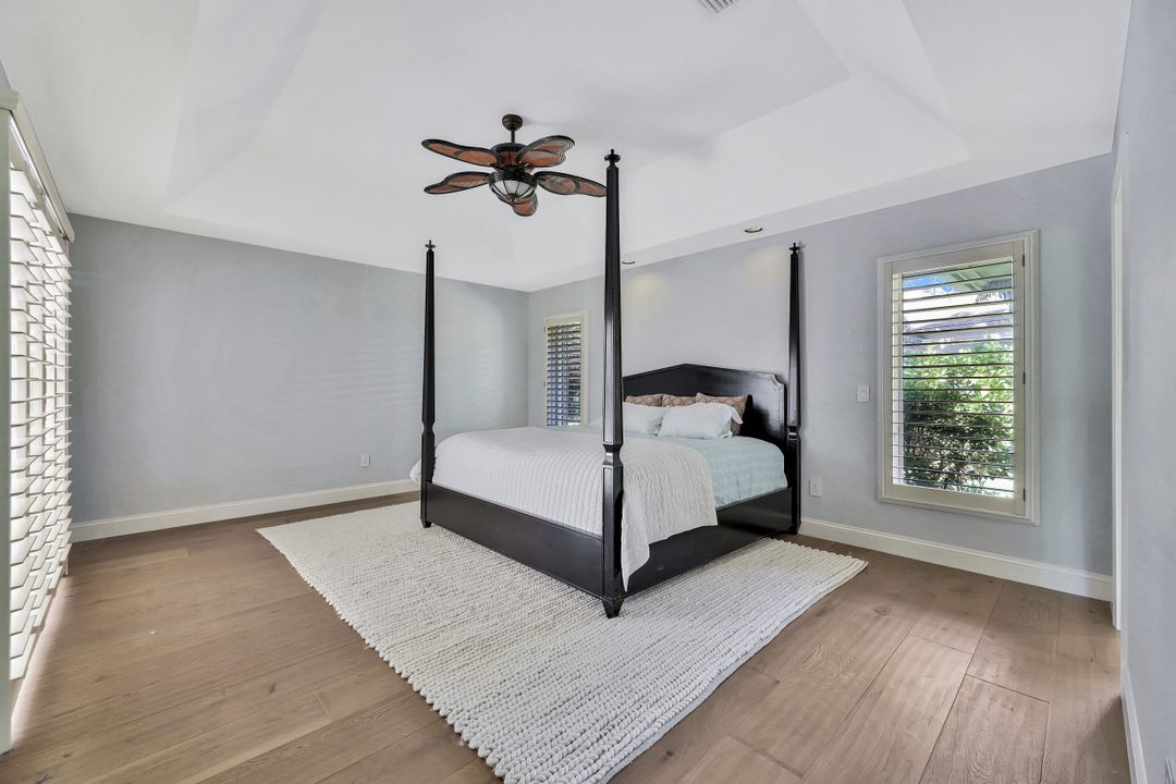 2209 Noble Ct, Naples, FL 34110