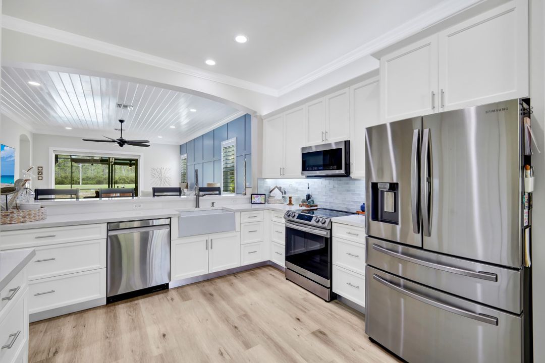 7979 Princeton Dr, Naples, FL 34104