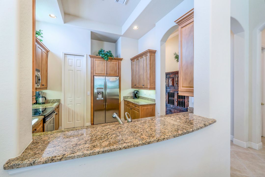 5797 Mango Cir, Naples, FL 34110