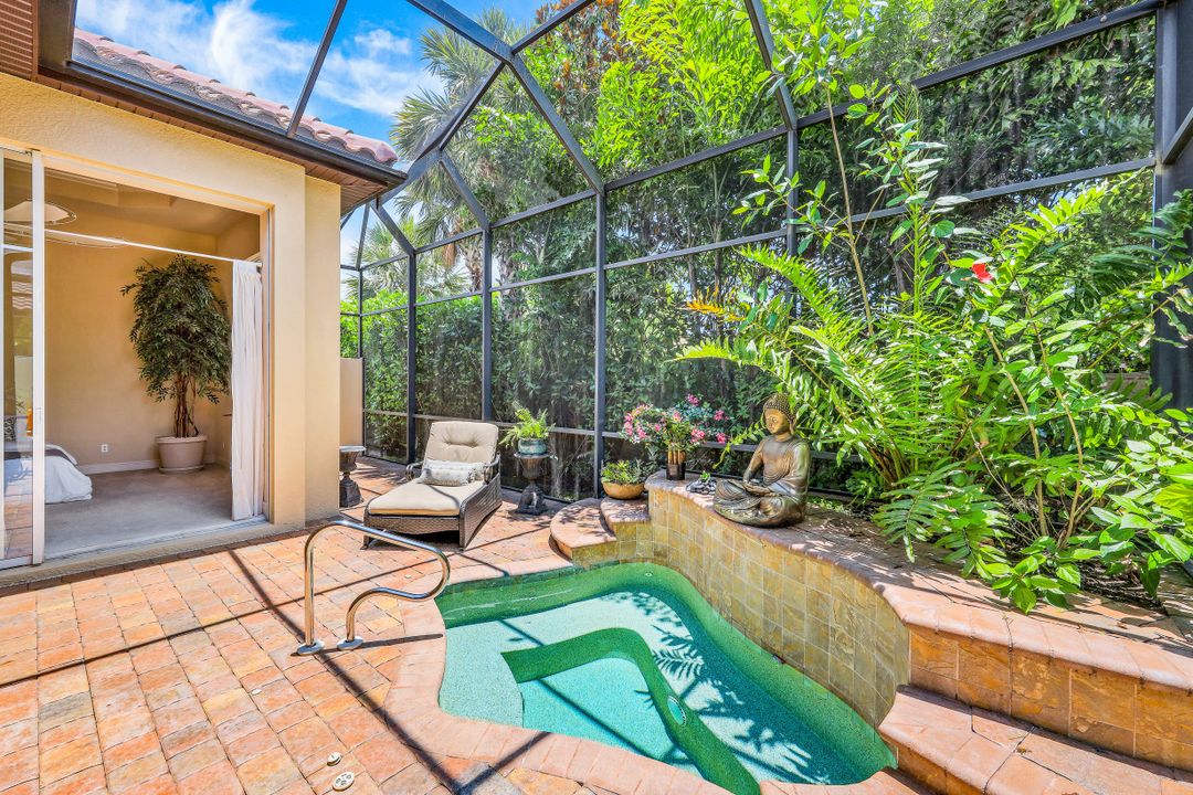 5797 Mango Cir, Naples, FL 34110