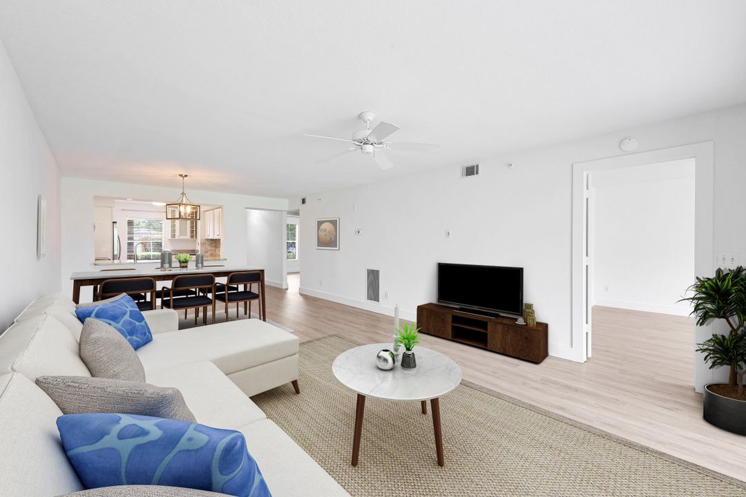 9650 Victoria Ln #B-102, Naples, FL 34109