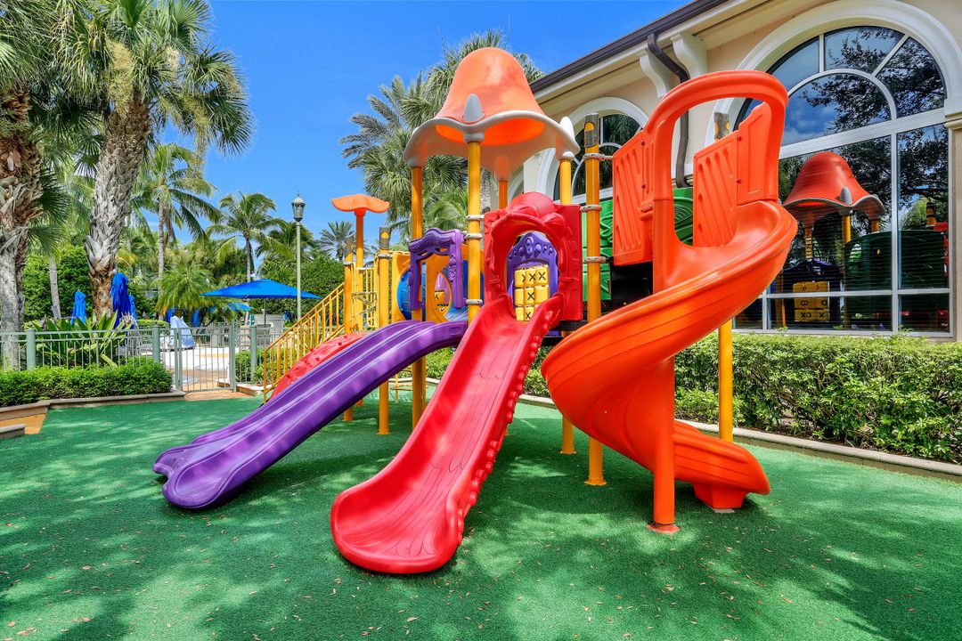 9235 Tesoro Ln #4-202, Naples, FL 34114