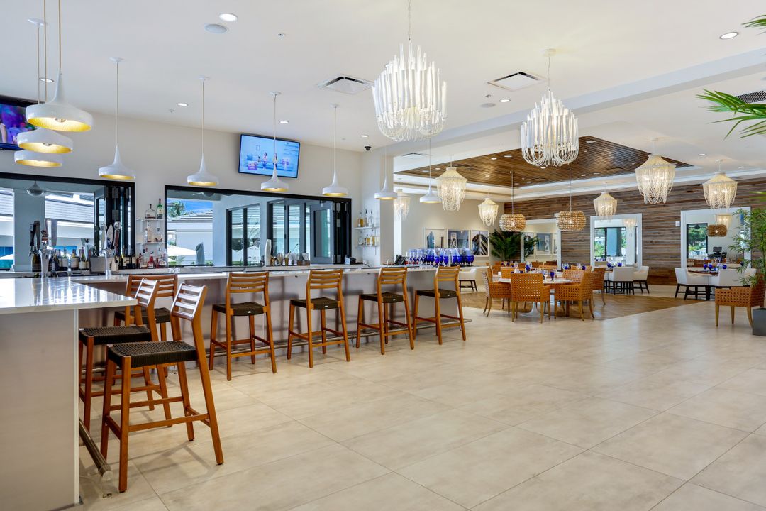 315 Dunes Blvd #PH-6, Naples, FL 34110