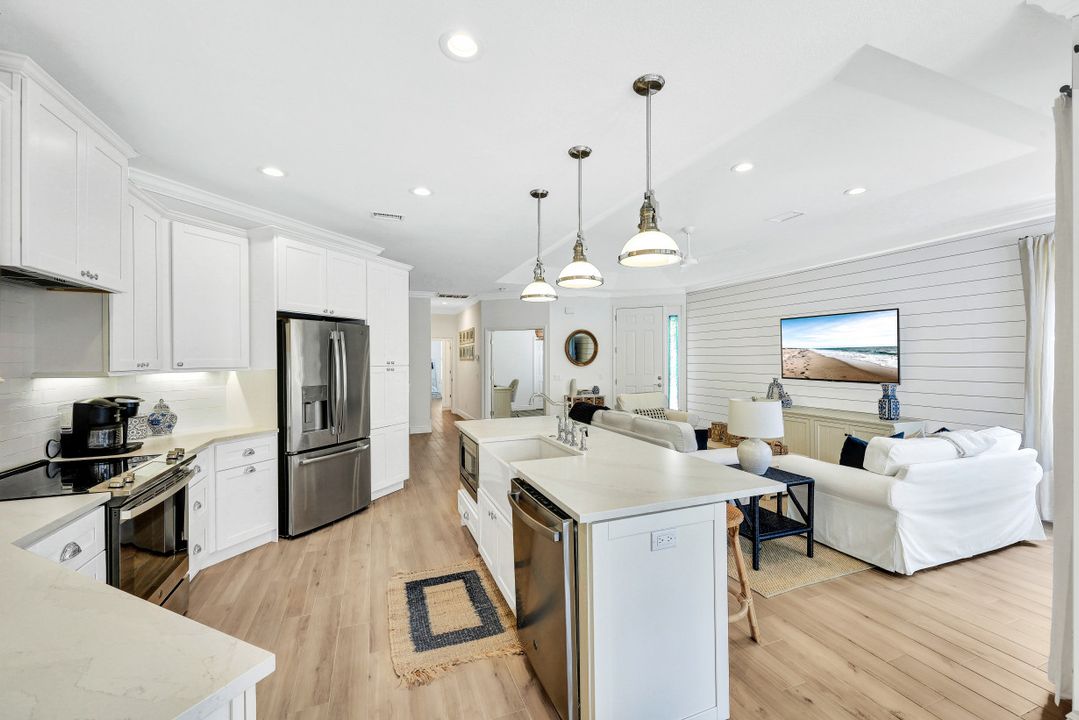 5910 Almaden Dr, Naples, FL 34119