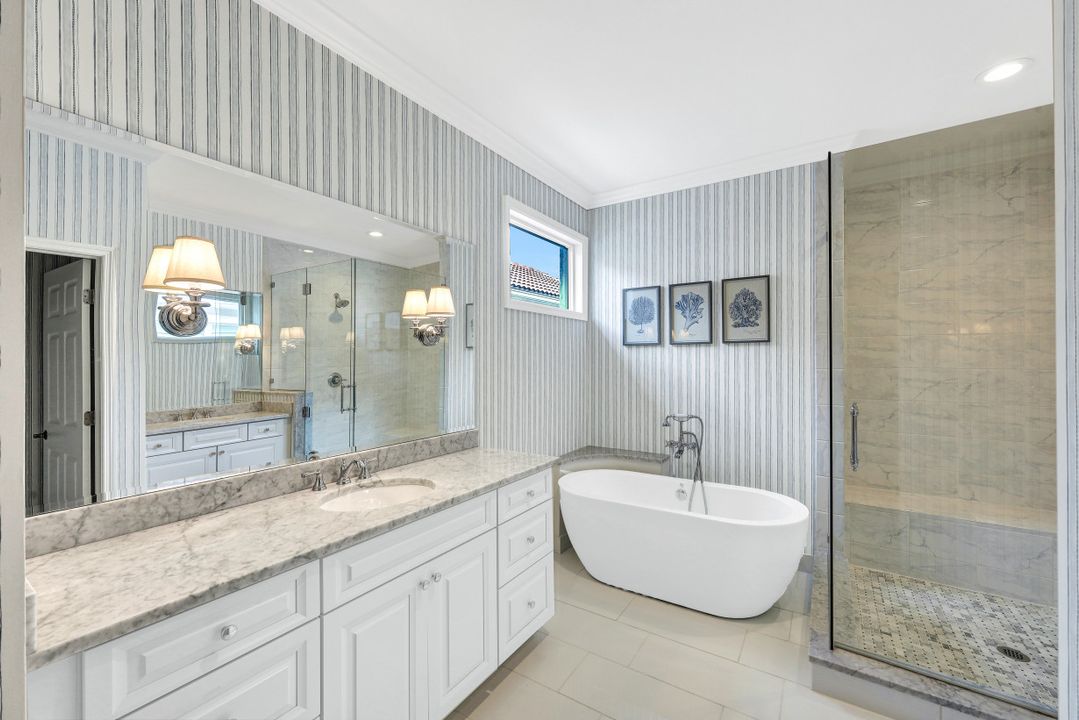 5910 Almaden Dr, Naples, FL 34119