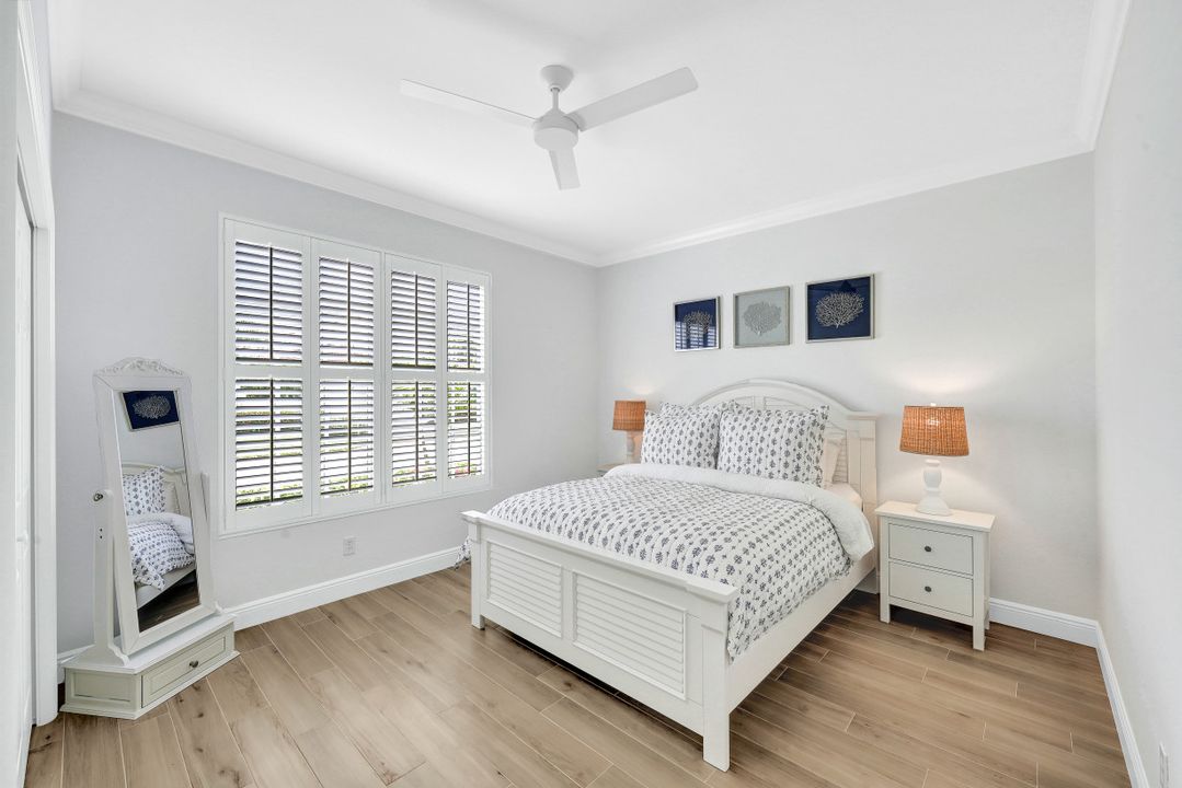 5910 Almaden Dr, Naples, FL 34119