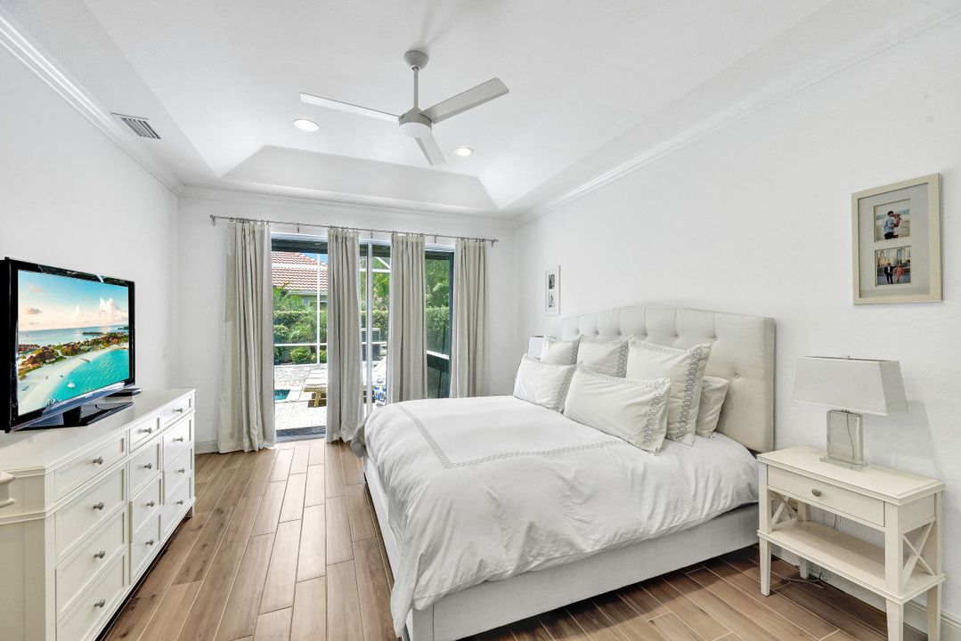 5910 Almaden Dr, Naples, FL 34119