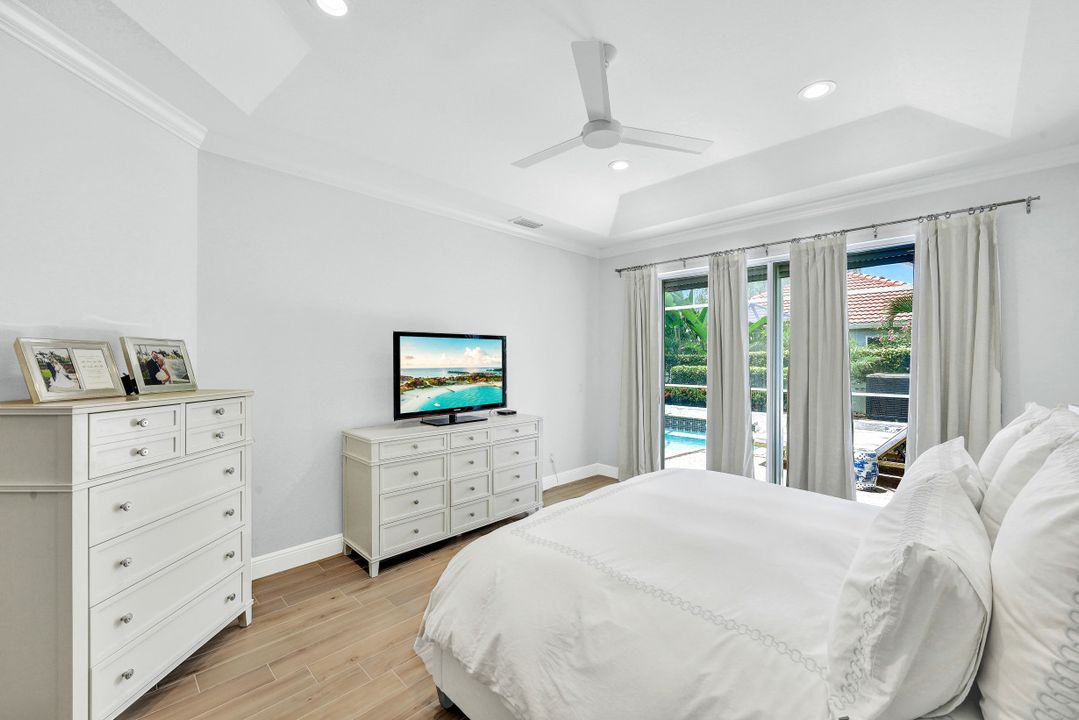 5910 Almaden Dr, Naples, FL 34119