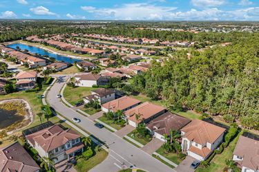 4331 Raffia Palm Cir