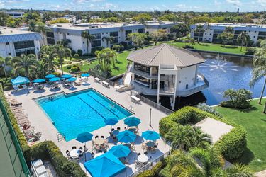 788 Park Shore Dr