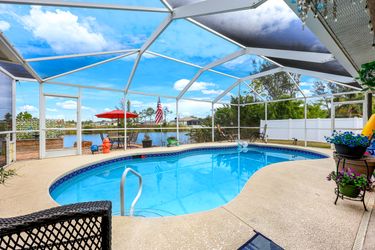 2427 NW 25th St