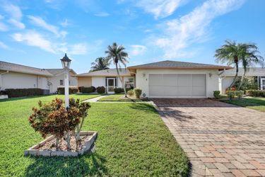 9857 Owlclover St