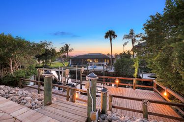 27080 Flamingo Dr