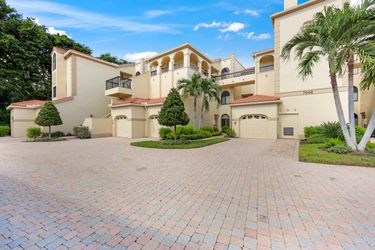 7048 Pelican Bay Blvd