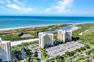 380 Seaview Ct