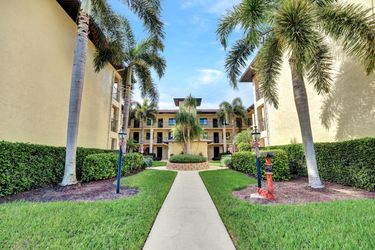 228 Fox Glen Dr