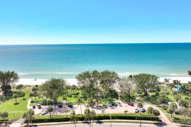 2000 Alamanda Dr