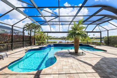 5052 Martinique Dr