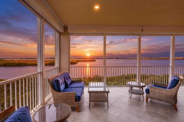 337 Vintage Bay Dr #D25