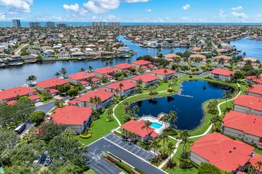 210 Waterside Cir