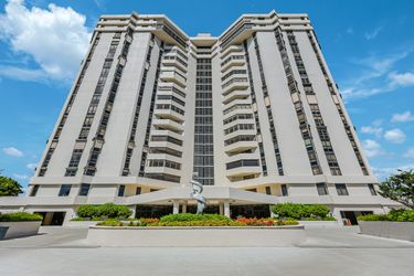6001 Pelican Bay Blvd