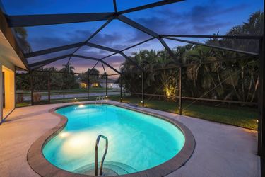 2725 SW 46th Terrace
