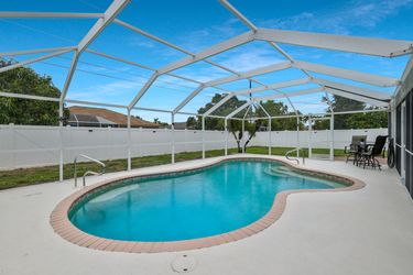 317 SE 18th Terrace