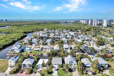 1285 Grand Canal Dr
