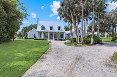 16470 Oakview Cir