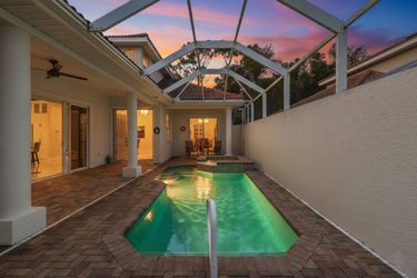 5652 Kensington Loop