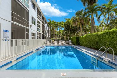 72 7th St S