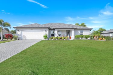 25475 Doredo Dr