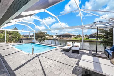 2319 NW 38th Ave