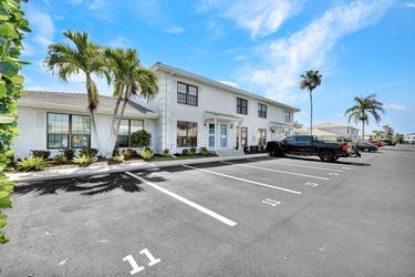 13 Marco Villas Dr