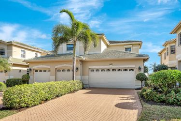 689 Vintage Reserve Cir